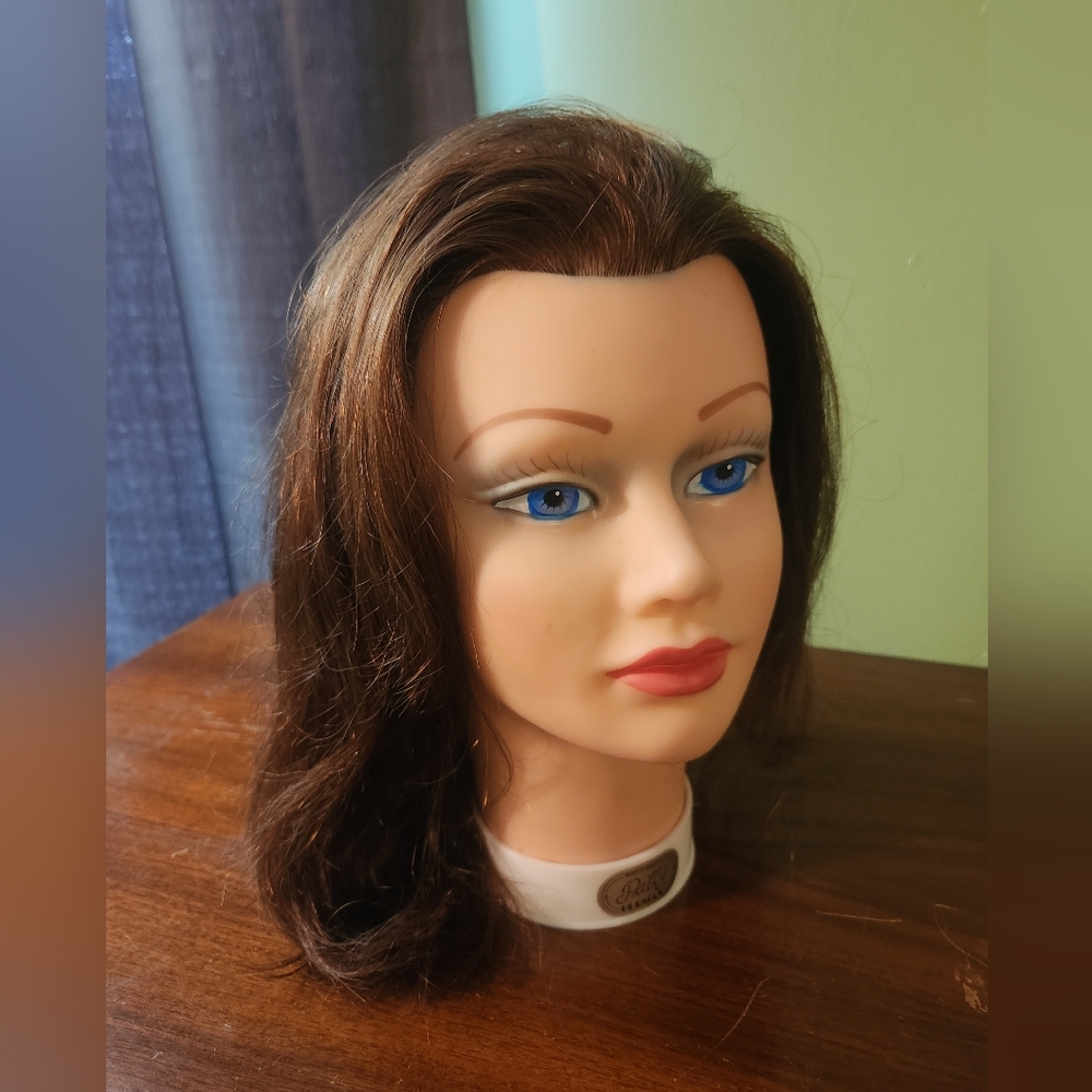 Burmax Brown Hair Mannequin Head